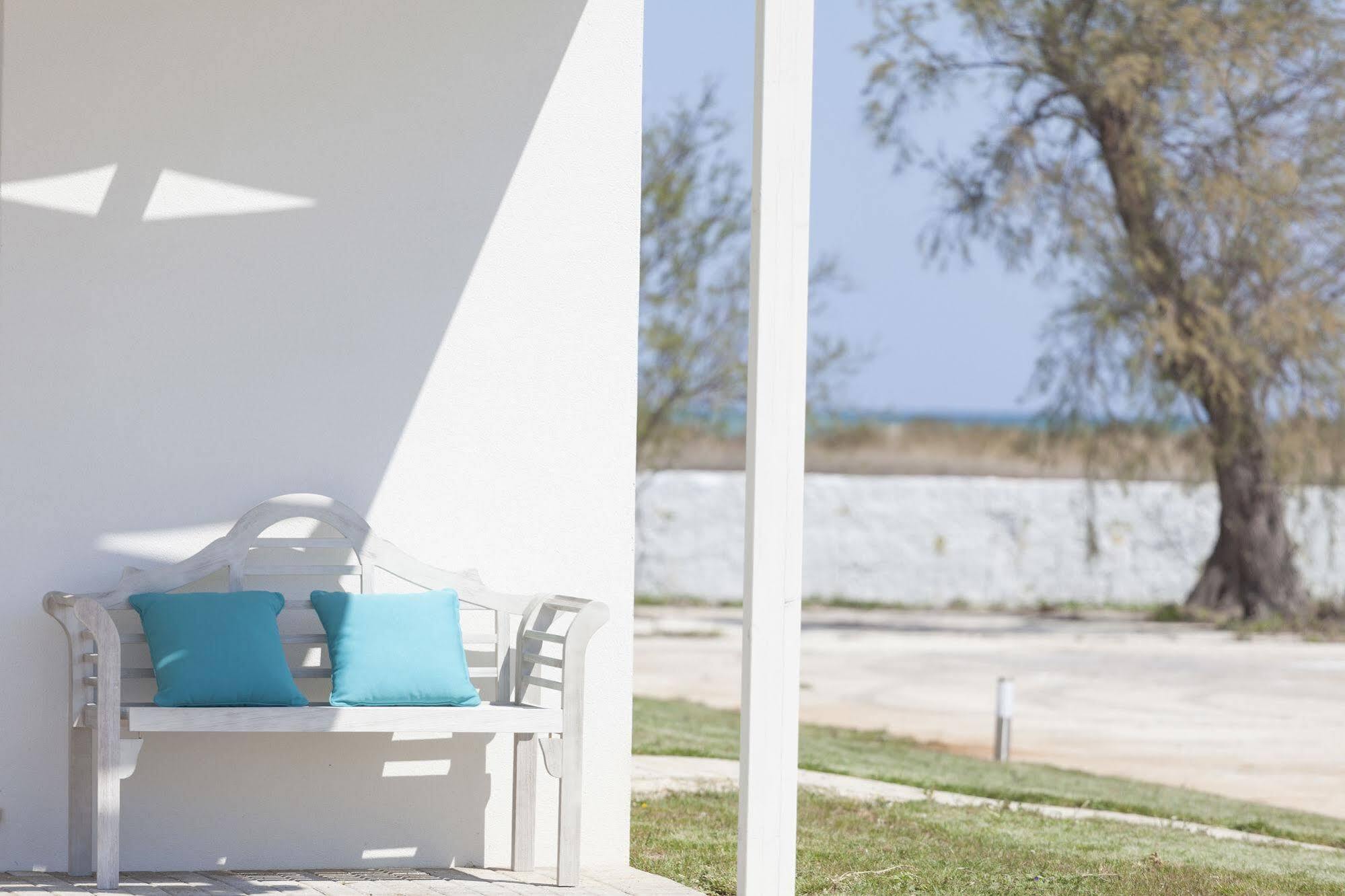 Spiaggiabella Beach Hotel Del Silenzio By Ria Hotels トッレ・リナルダ エクステリア 写真