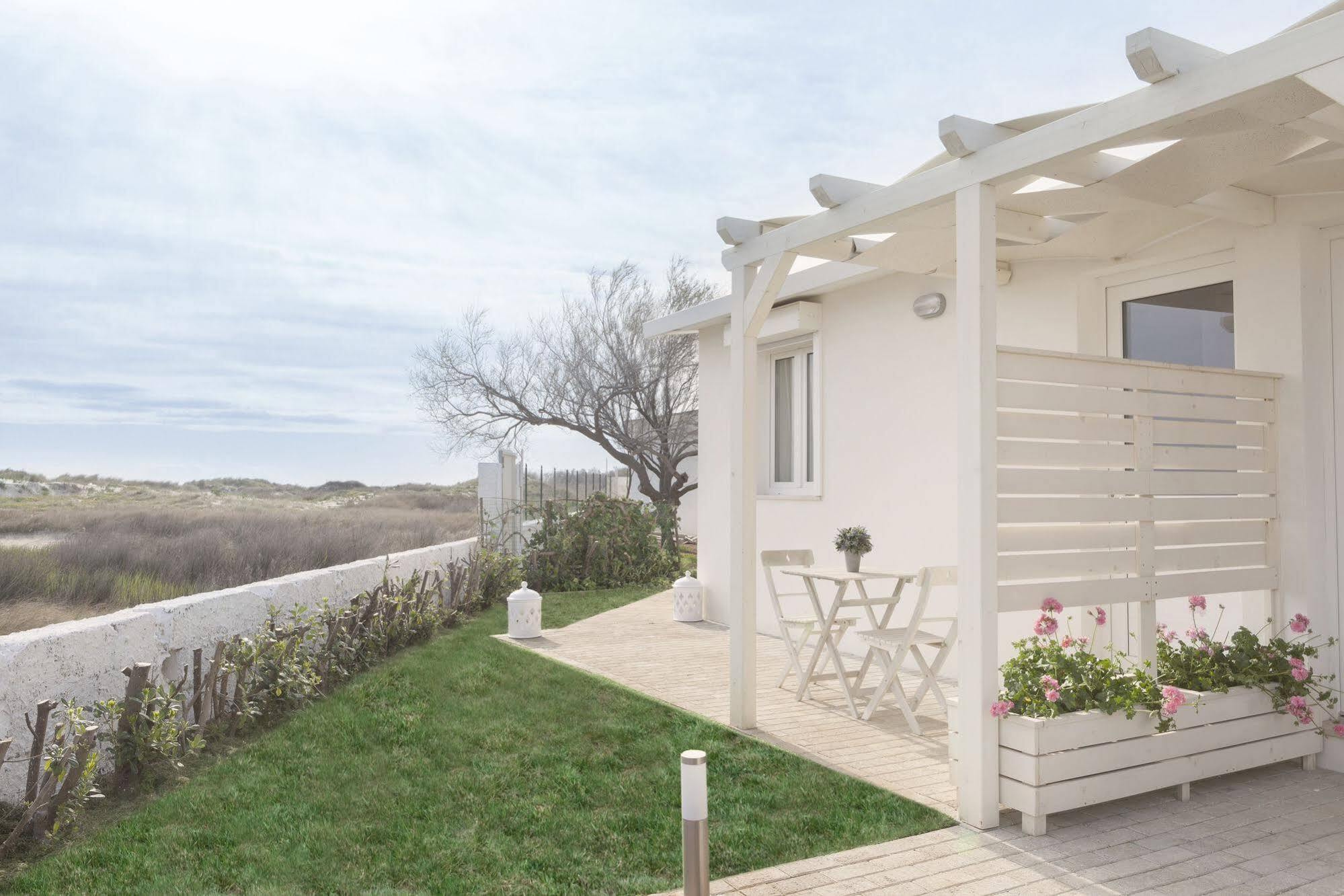 Spiaggiabella Beach Hotel Del Silenzio By Ria Hotels トッレ・リナルダ エクステリア 写真