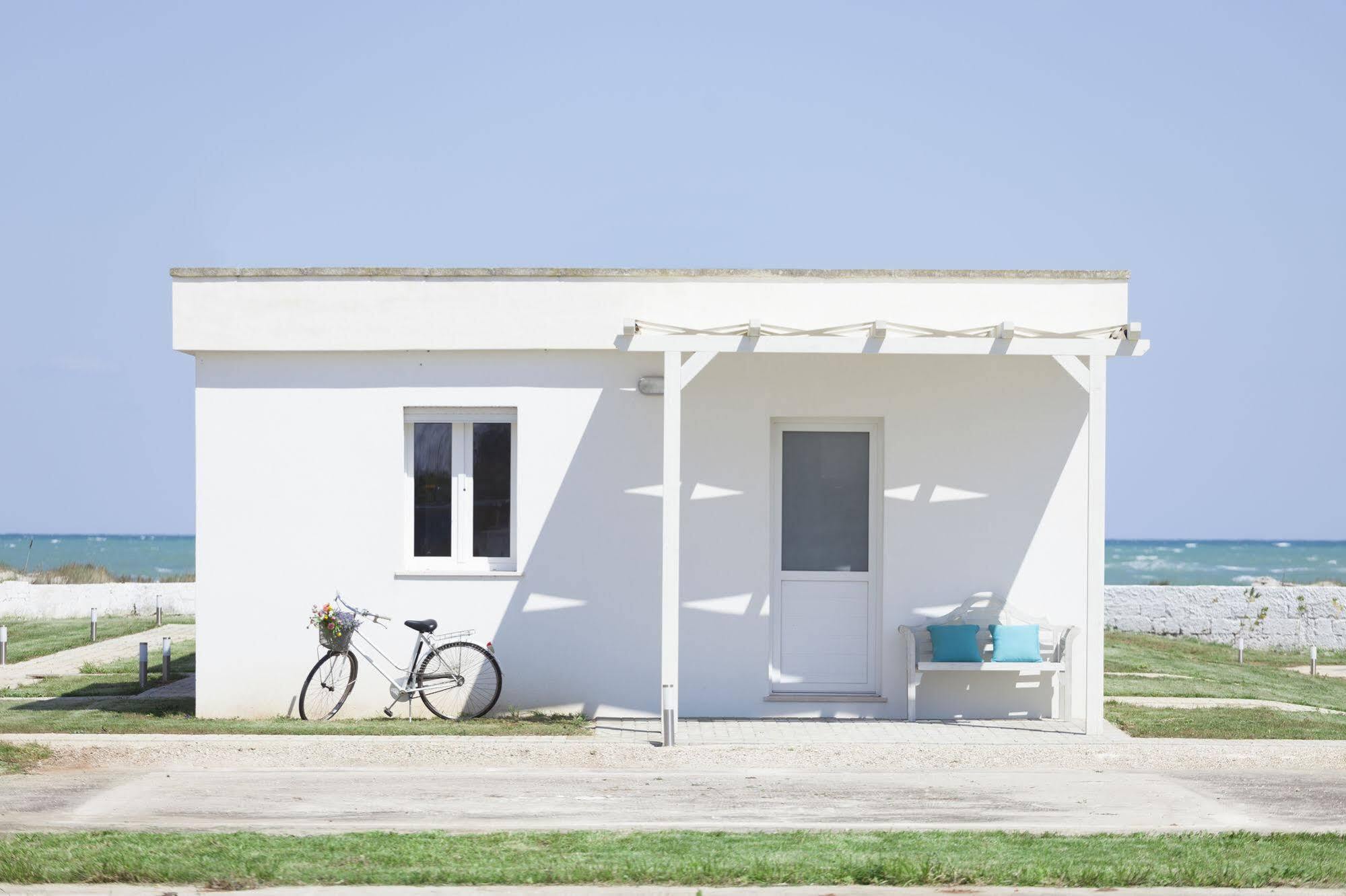 Spiaggiabella Beach Hotel Del Silenzio By Ria Hotels トッレ・リナルダ エクステリア 写真