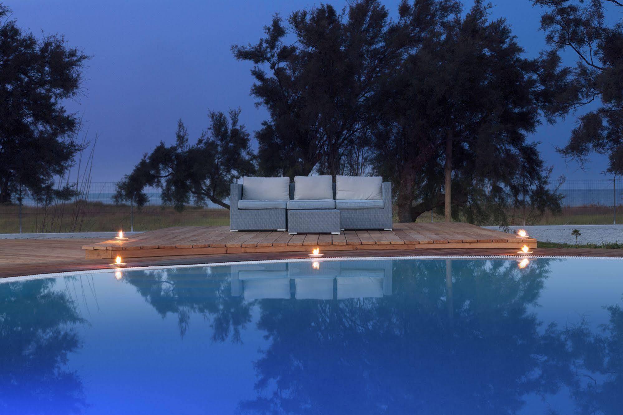Spiaggiabella Beach Hotel Del Silenzio By Ria Hotels トッレ・リナルダ エクステリア 写真