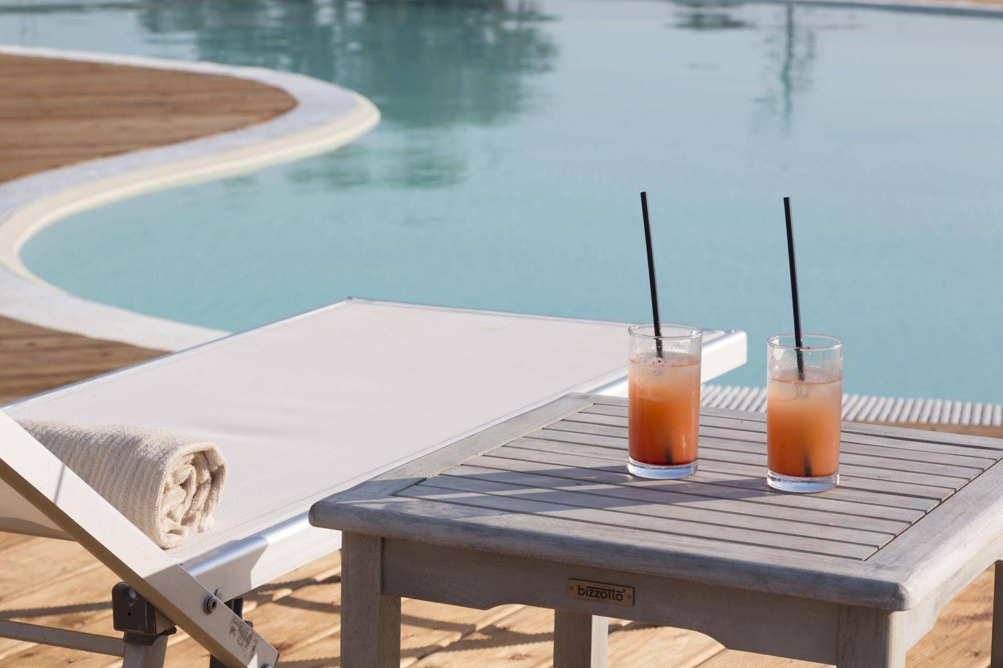 Spiaggiabella Beach Hotel Del Silenzio By Ria Hotels トッレ・リナルダ エクステリア 写真